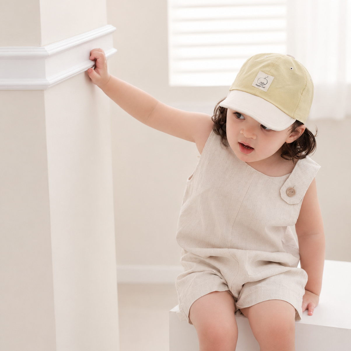 AppleCat Contrast Soft Brimmed Hat